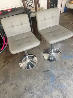 Adjustable bar stools
