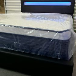NEW Queen-Size PILLOW TOP MATTRESS and BOX SPRING. Bed frame not included 👍