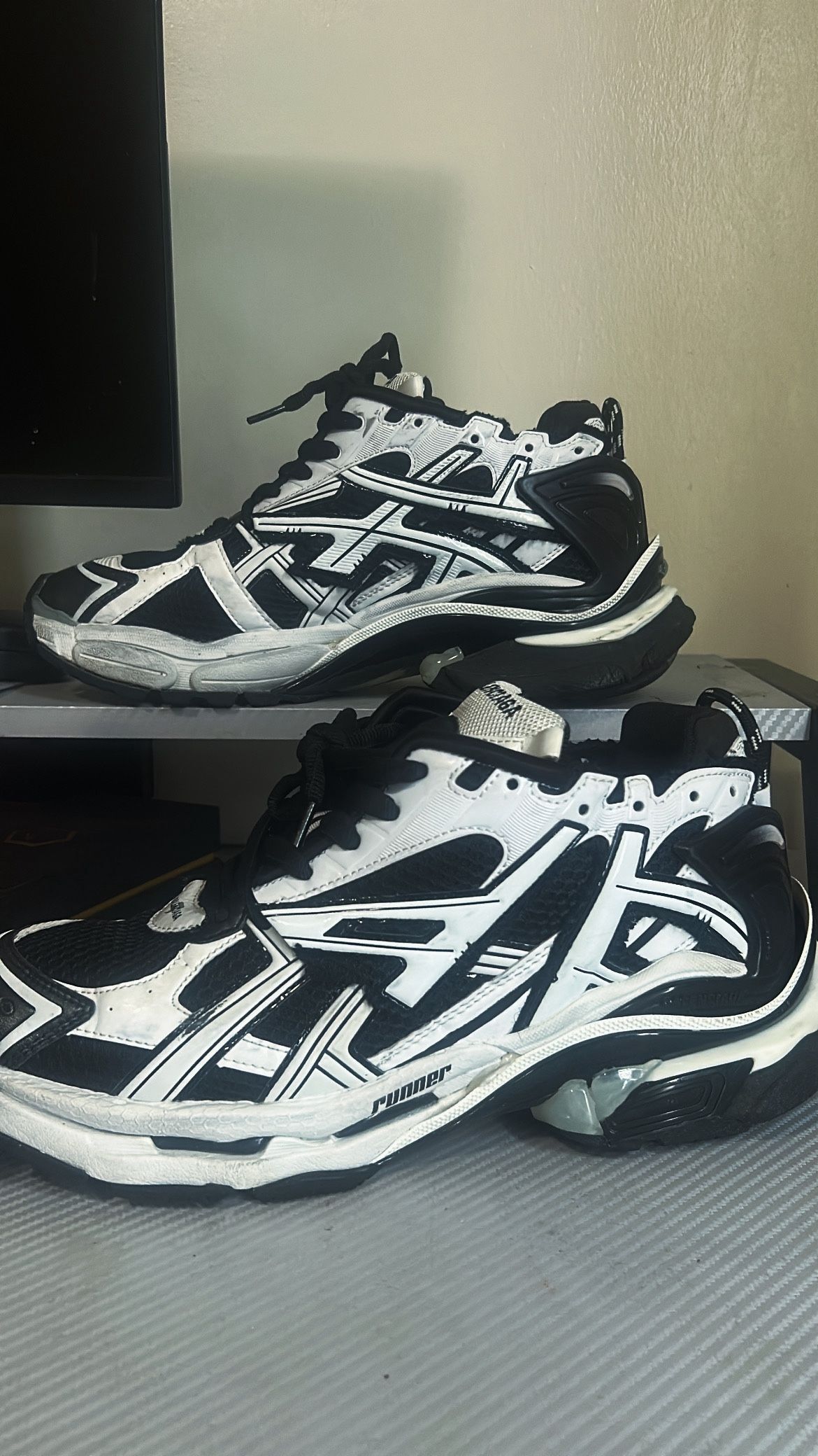 Balenciaga Runners Black/White - Size 44