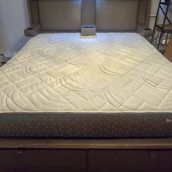 Orion Platform Storage Bed
from Raymour & Flanigan