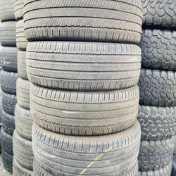 235/45R18 Marca Michelin En Perfectas Condiciónes De Vida 