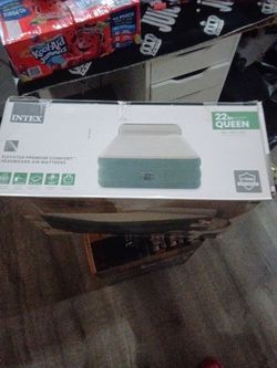 Intex 22inch queen brand new in box air bed