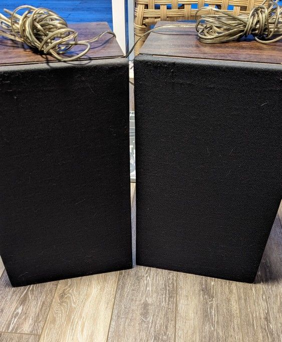 Becker Speakers