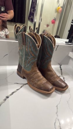 Ariat “Arena Rebound” square toe boots size 10 US