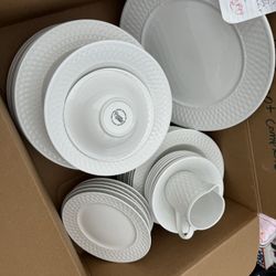 Dishes Set
