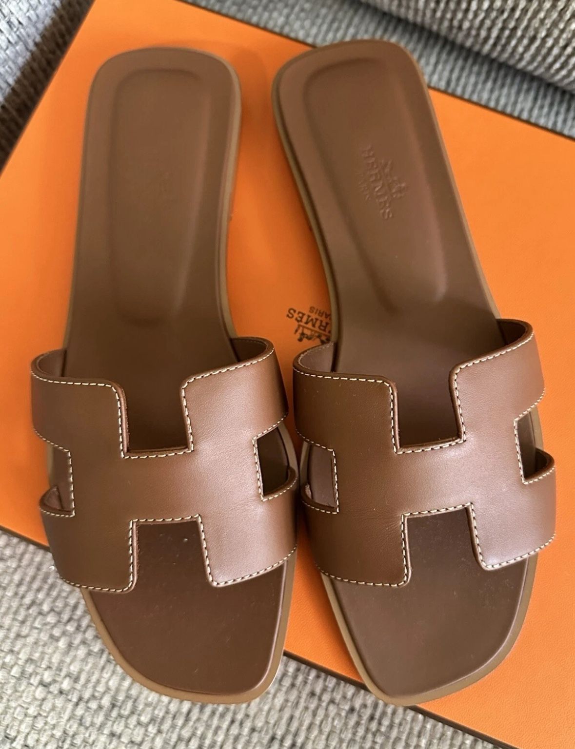 Hermes Oran Brown Sandals/Slides