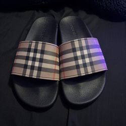Burberry slides woman