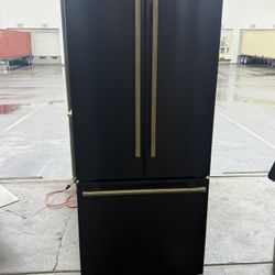 Bottom Freezer Refrigerator Black Stainless Steel 