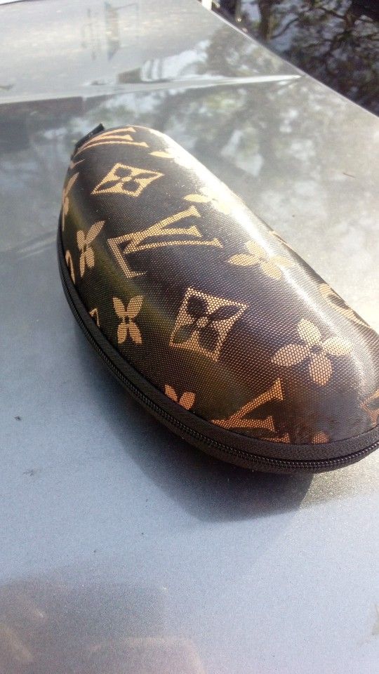 louis vuitton Sunglasses Case