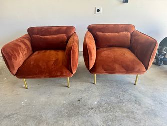 2 Piece Accent Chairs with pillows