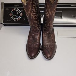 $75 BROWN Justins Cowboy Boots Size 10.5 Medium 