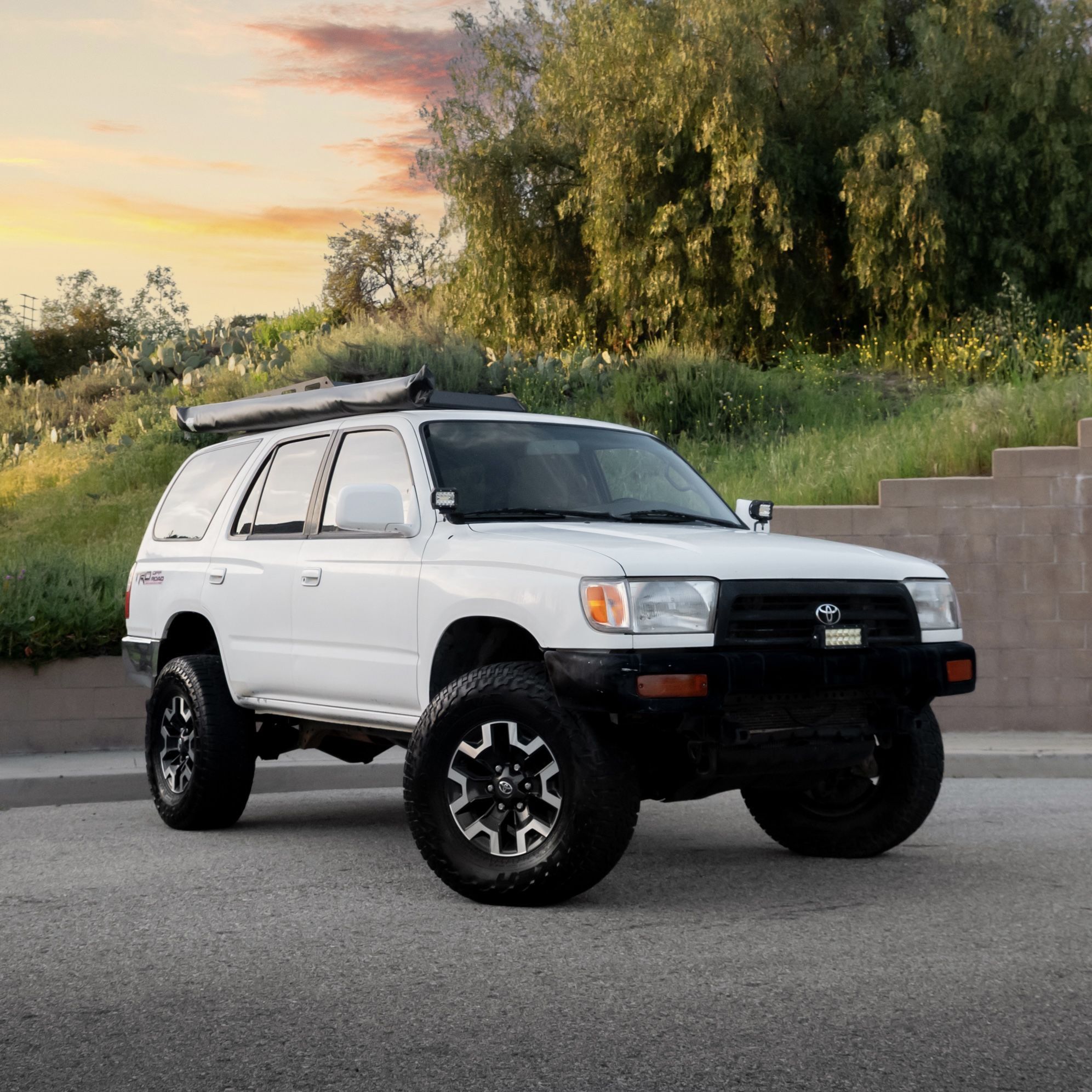 1997 Toyota 4Runner 4x4 Factory E-Locker Manual 5-Speed Stick Shift (3rd Gen)