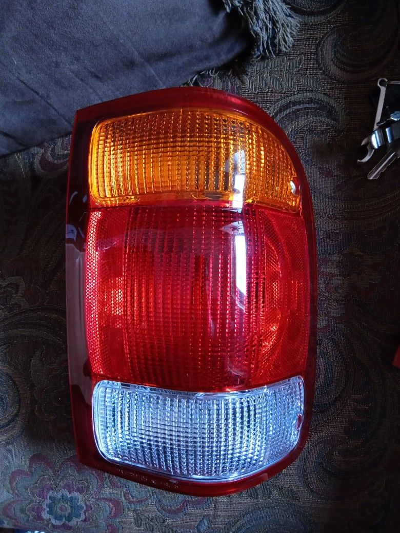 98 Ford Ranger Passenger Tail Light