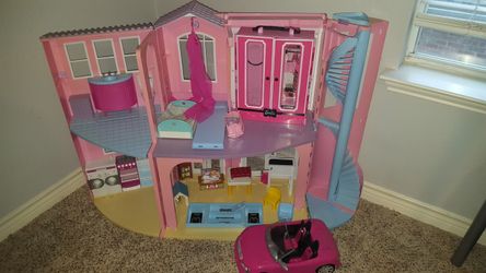 Dollhouse pretend play with Barbie closet and Barbie corvette