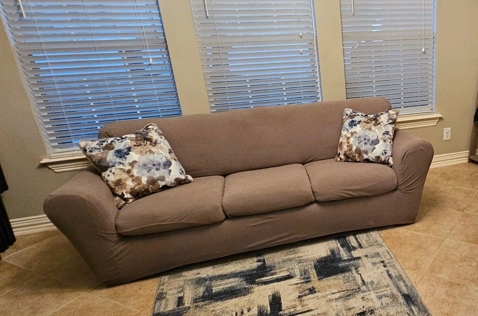Couch (Pullout Bed)