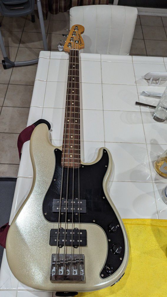 Fender Blacktop P Bass