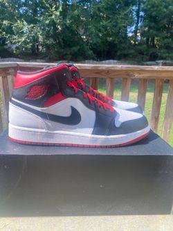 Air Jordan 1 MID
