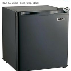 RCA MINI FRIDGE