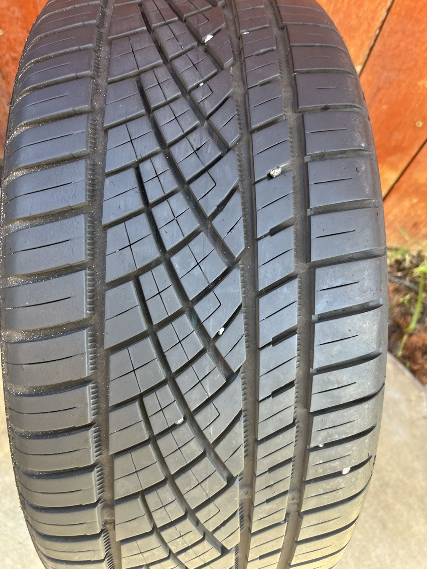 225/40R18 Continental
