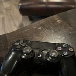 3 PS4 dual shock controllers 
