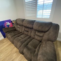 Ashley’s Sofa Set Recliner 