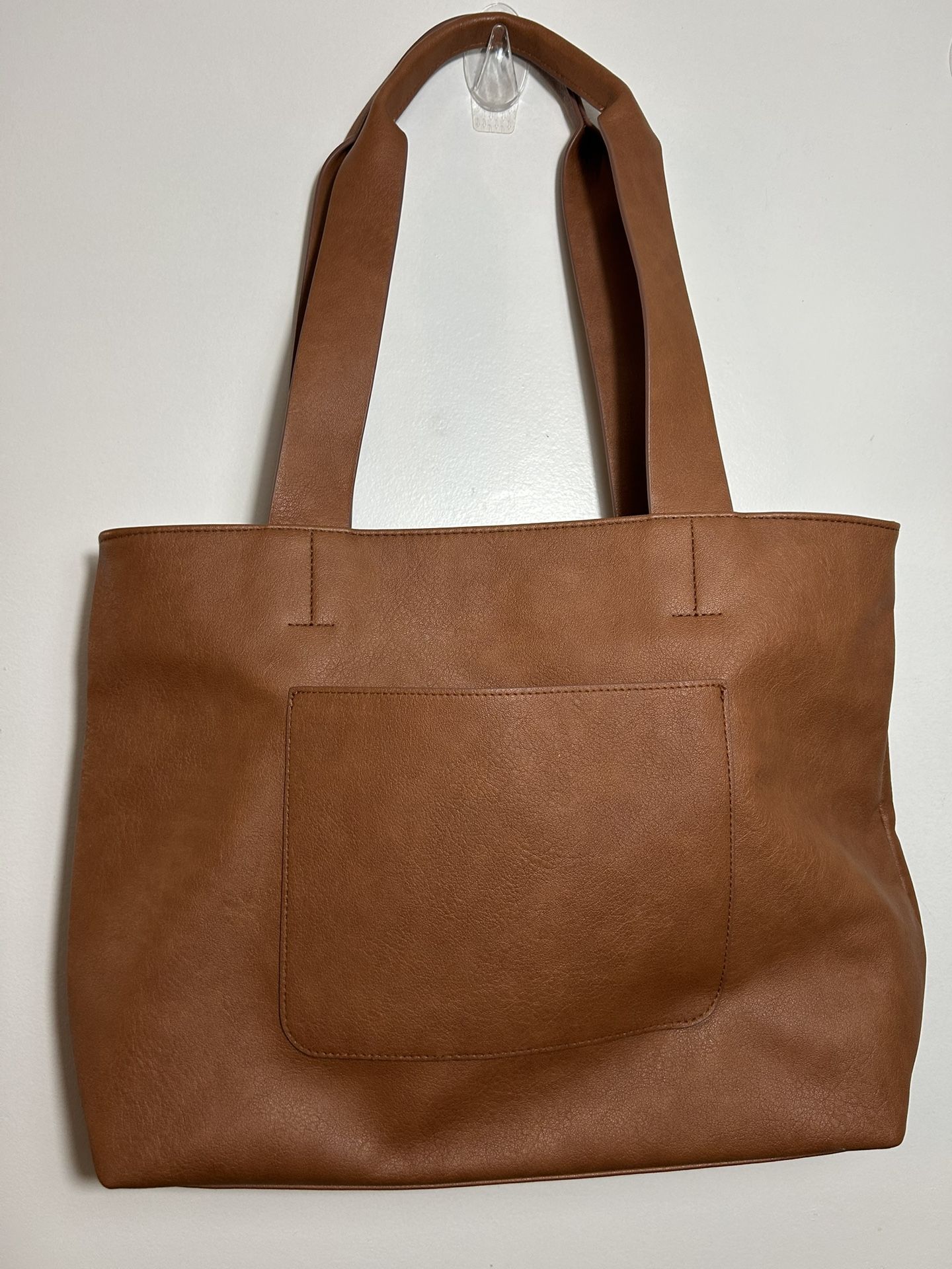 Women's roomy handbag. &20.