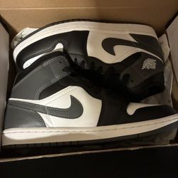 AIR JORDAN 1 MID 8 US