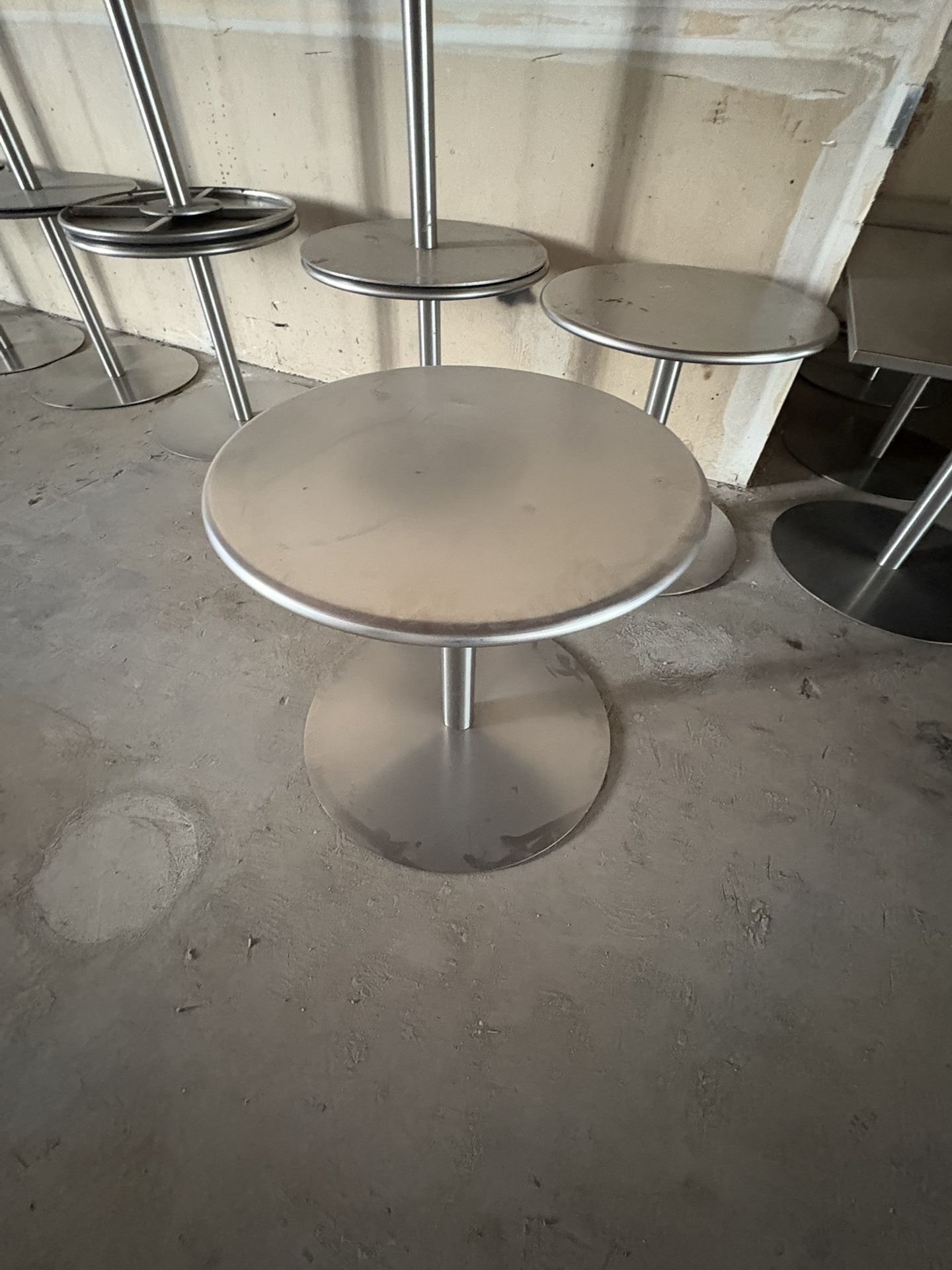 Round Metal Tables