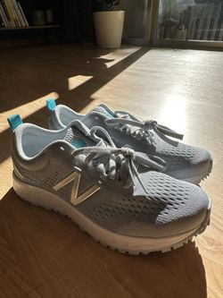 BRAND NEW - New Balance Sneakers