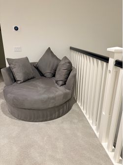 Z gallery round swivel chair