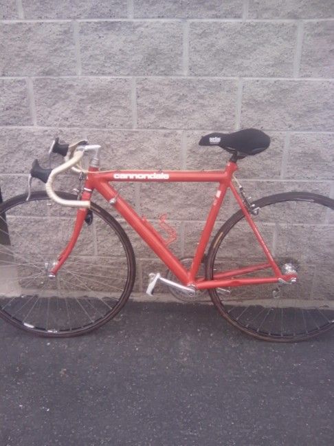 Nice Cannondale Rode bike