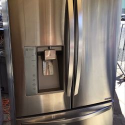 LG French Door Refrigerator (Counter Depth)