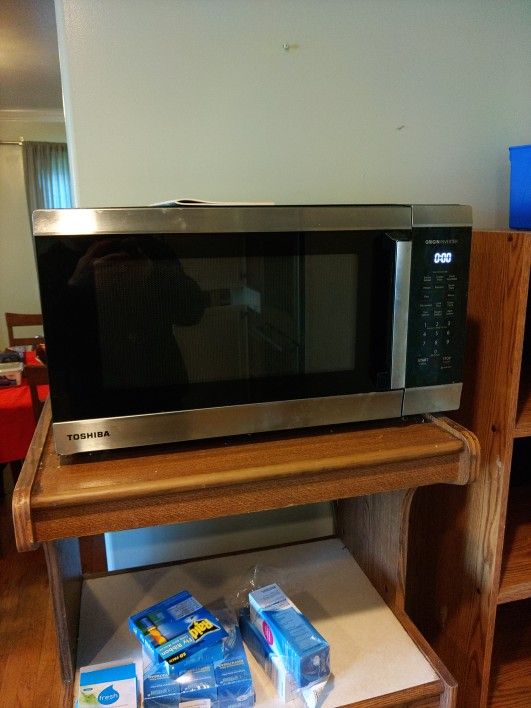 Toshiba Origin Inverter 2.2²ft Family Size Microwave W Sensor WSI-EM22AST
