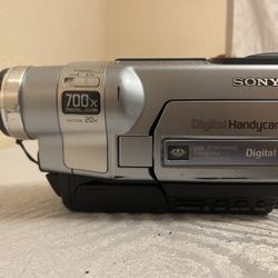 Sony DCR-TRV350 Handycam Camcorder 