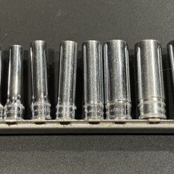 Set of 10Snap-on Tools STMM 1/4" Drive 6 Point Metric Chrome Deep Well Sockets. Includes 4,5,5.5,6,7,8,9,12,13, & 14mm plus Snap on socket rail as sho