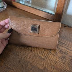 Dooney And Bourke Wallet