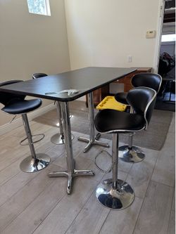 Bar Height Table with 4 Swivel Stools