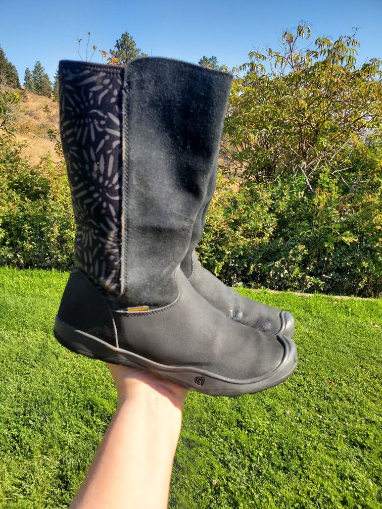 KEEN Women's Leather Waterproof Boots  Size 6
