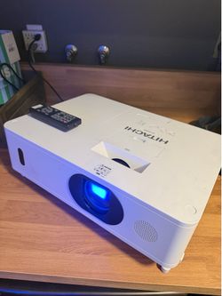 5000 lumens Hitachi HDMI Projector