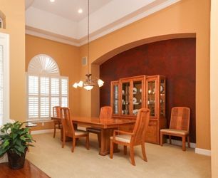 Broyhill Premier Collection Firmal Dining Room Set