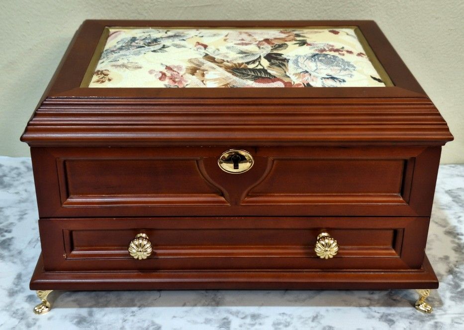 VICTORIAN STYLE WOODEN JEWELRY BOX