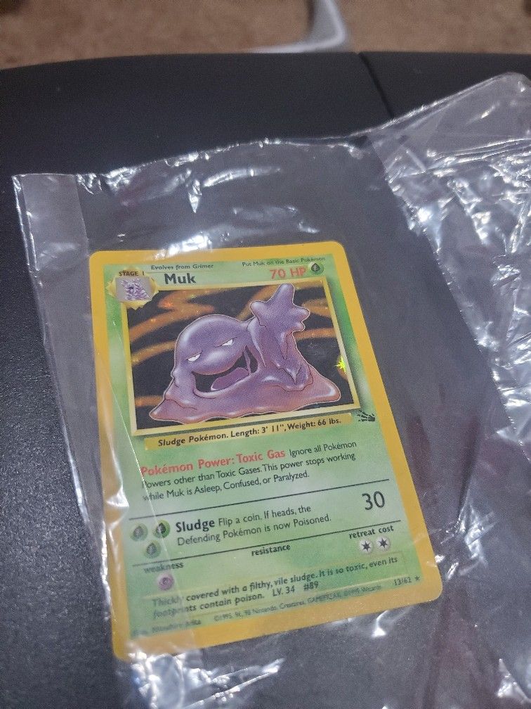 Muk Holographic Pokemon