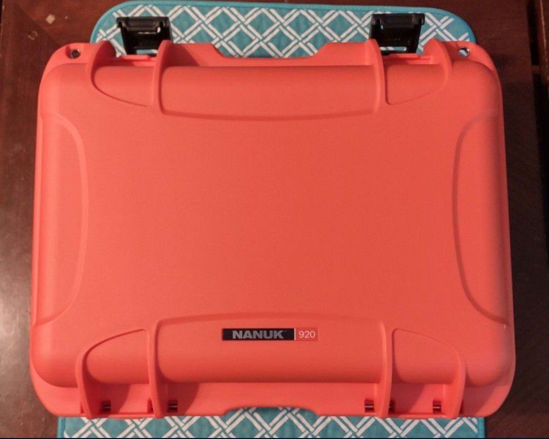 Nanuk 920 Waterproof Camera Hard Case & Accessories