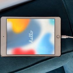 Apple iPad Mini 4