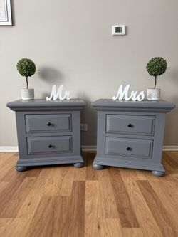 ✨🩶Beautiful Solid Nightstands🩶✨