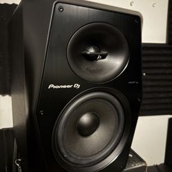Pioneer VM-70 Powered Studio Monitors 