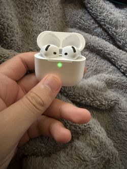 AirPods 4 