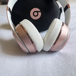 Rose Gold Solo 3 Beats Headphones 