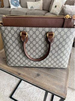Authentic  Gucci GG Supreme Canvas Medium Tote Bag