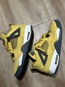 Yellow Jordan 4s